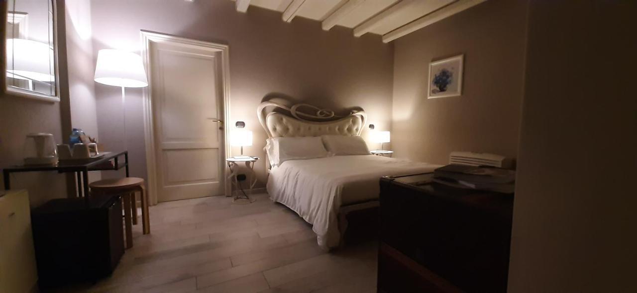 Casale Raffaello B&B Como Albese Con Cassano Экстерьер фото
